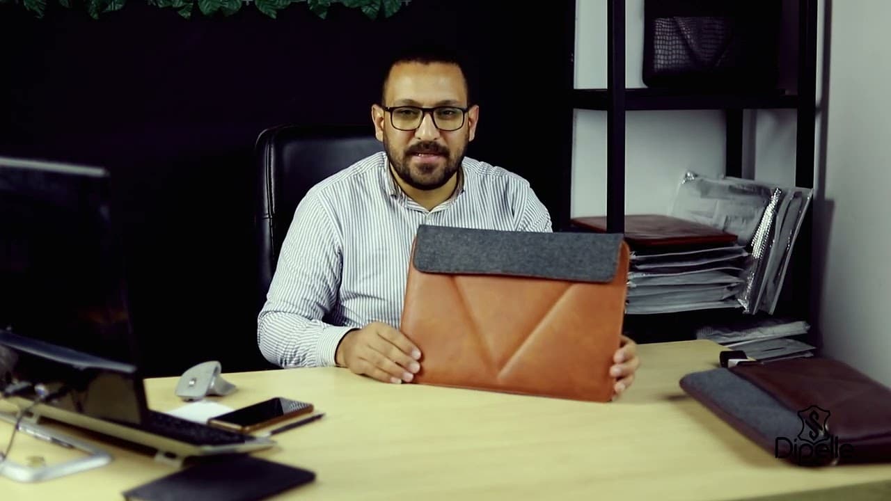 حقيبة لابتوب دي بيلي – جلد PU فاخر مع حماية صدمات وتبطين — video