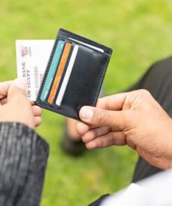 كراتة وحافظة كروت من الجلد طبيعي للرجال والنساء مقاس 11*8 سم بها 8 جيوب، تحمل حتى 12 كرت 10 11 8 8 1 3