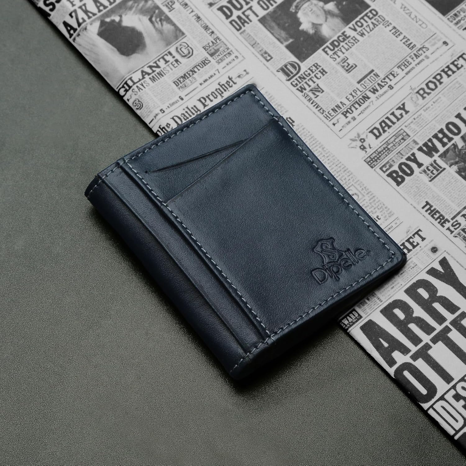 كراتة جلد طبيعي رجالي - من دي بيلّي | حامل كروت نحيف أنيق بعلبة فاخرة تنفع هدية مميزة 5 محفظة جلد طبيعي للرجال من ديبيل كحلي